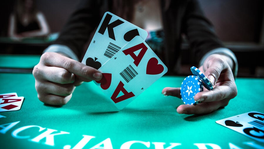 How to Make Money Playing Blackjack (Even If You’re a Beginner)