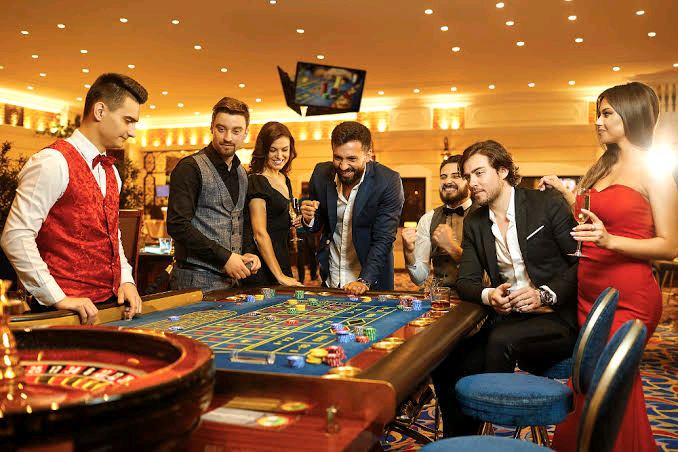 What To Wear At The Casino - Ultimate Guide To Casino Dress Code